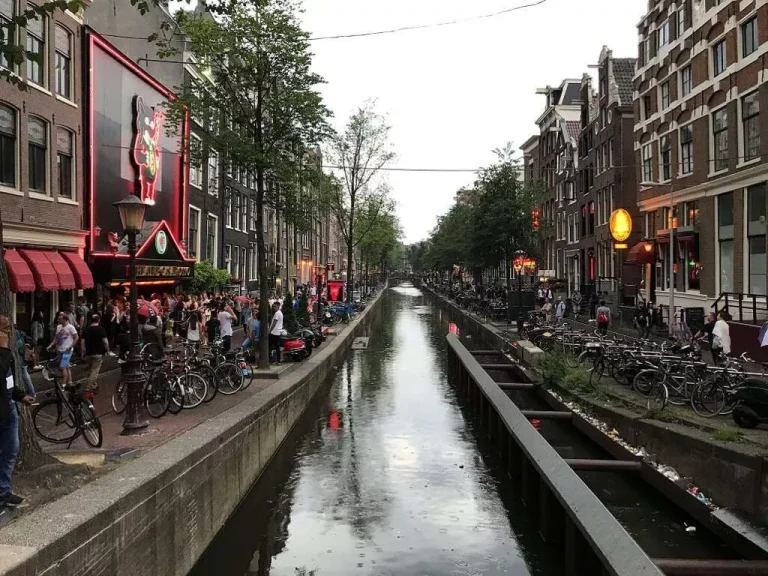 район красных фонарей амстердама